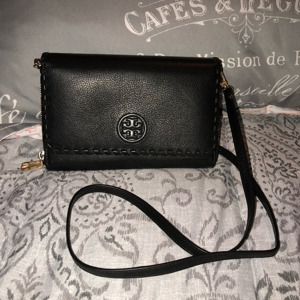 Tory Burch Wallet on chain black